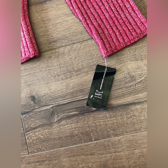 NWT INC INTERNATIONAL RED KNITTED SWEATER SILVER EMBELLISHED WIDE NECK XL - Picture 6 of 8